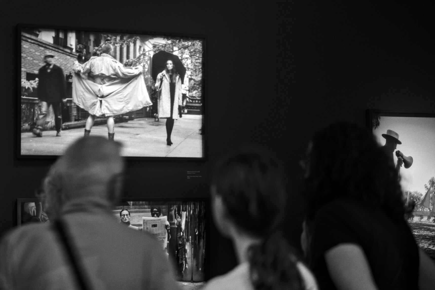 watching the exhibitionist at the Elliott Erwitt exhibition, Paris 2023